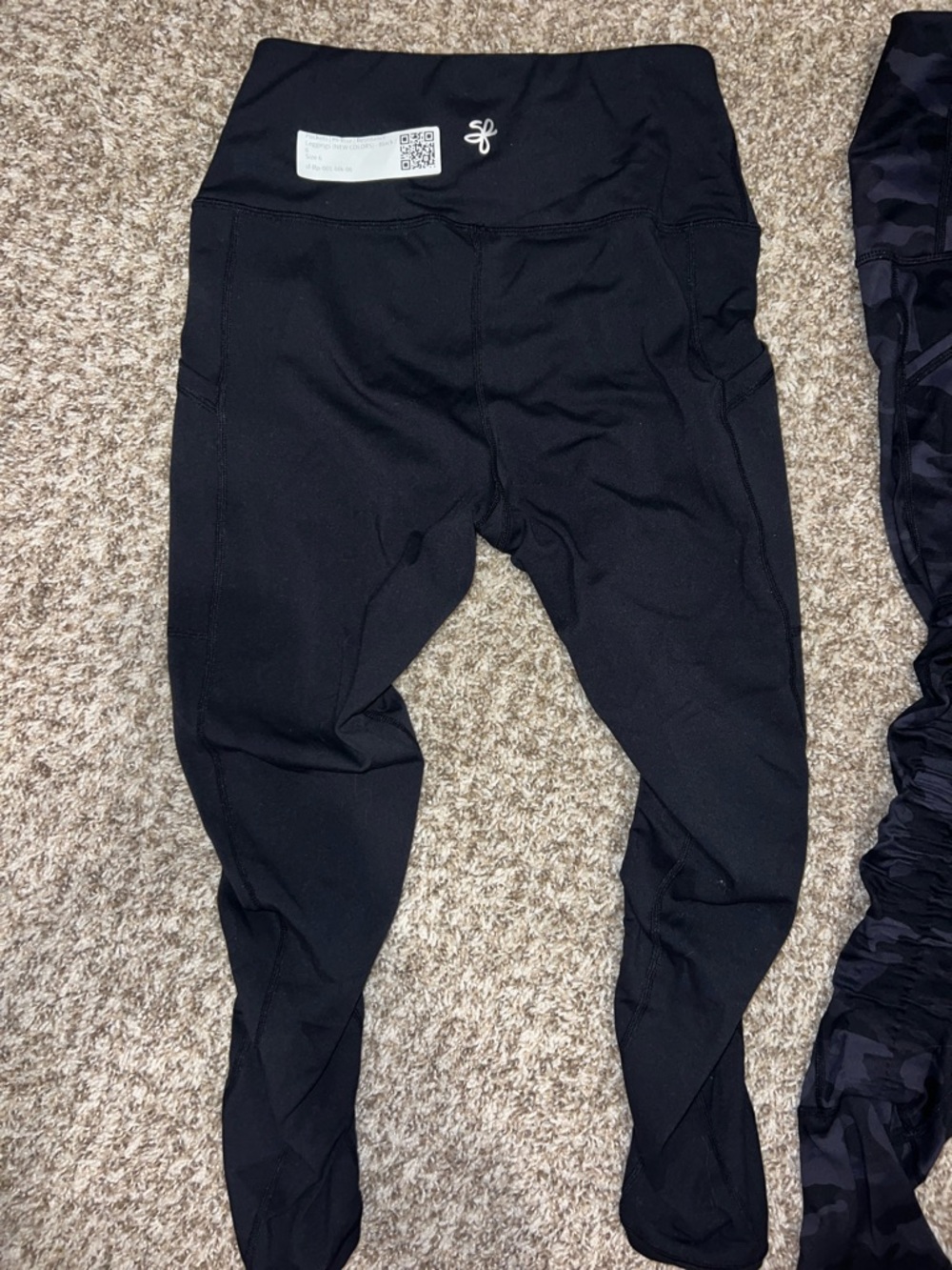 High-Waist Black Ruched Leggings - Picture 6 of 16